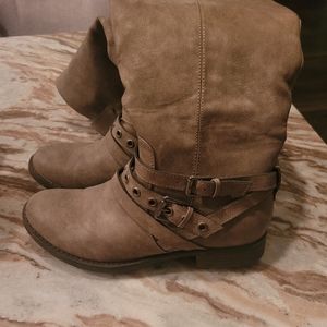 Size 9 Womens Boots